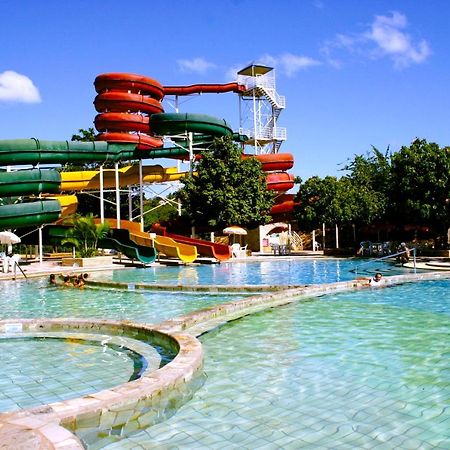 Diroma Resort Com Um Dia No Acqua Park Caldas Novas Exteriér fotografie