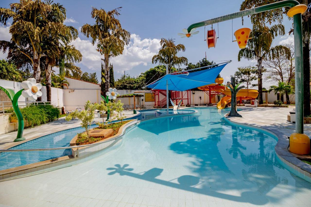 Diroma Resort Com Um Dia No Acqua Park Caldas Novas Exteriér fotografie