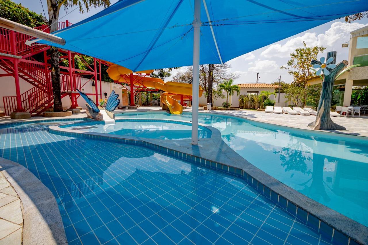 Diroma Resort Com Um Dia No Acqua Park Caldas Novas Exteriér fotografie