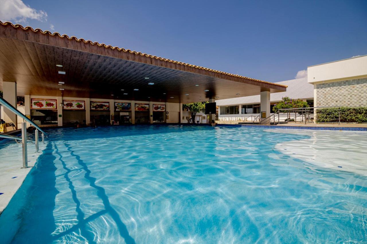 Diroma Resort Com Um Dia No Acqua Park Caldas Novas Exteriér fotografie