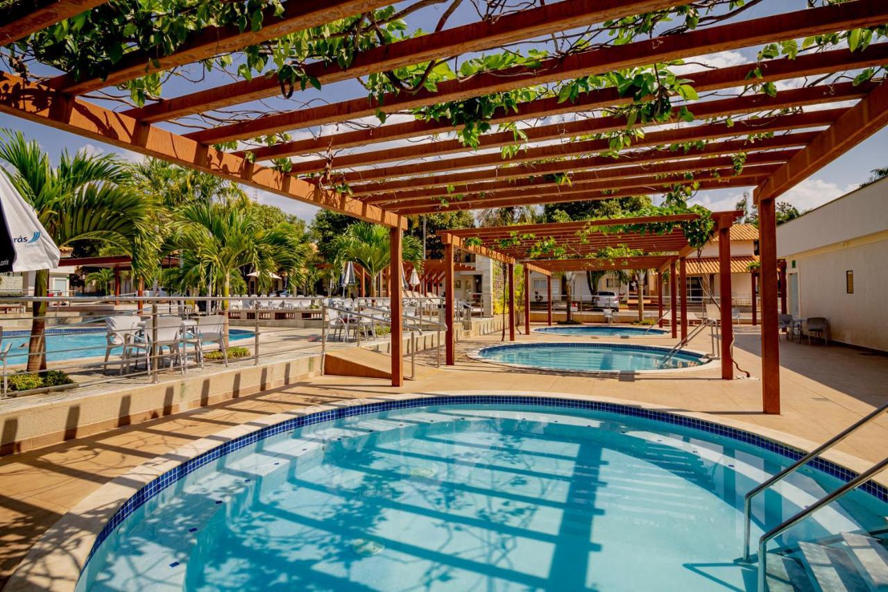 Diroma Resort Com Um Dia No Acqua Park Caldas Novas Exteriér fotografie