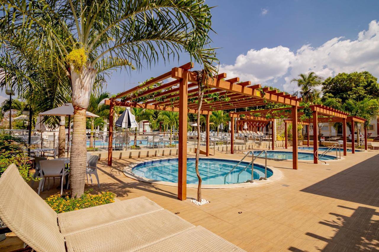 Diroma Resort Com Um Dia No Acqua Park Caldas Novas Exteriér fotografie