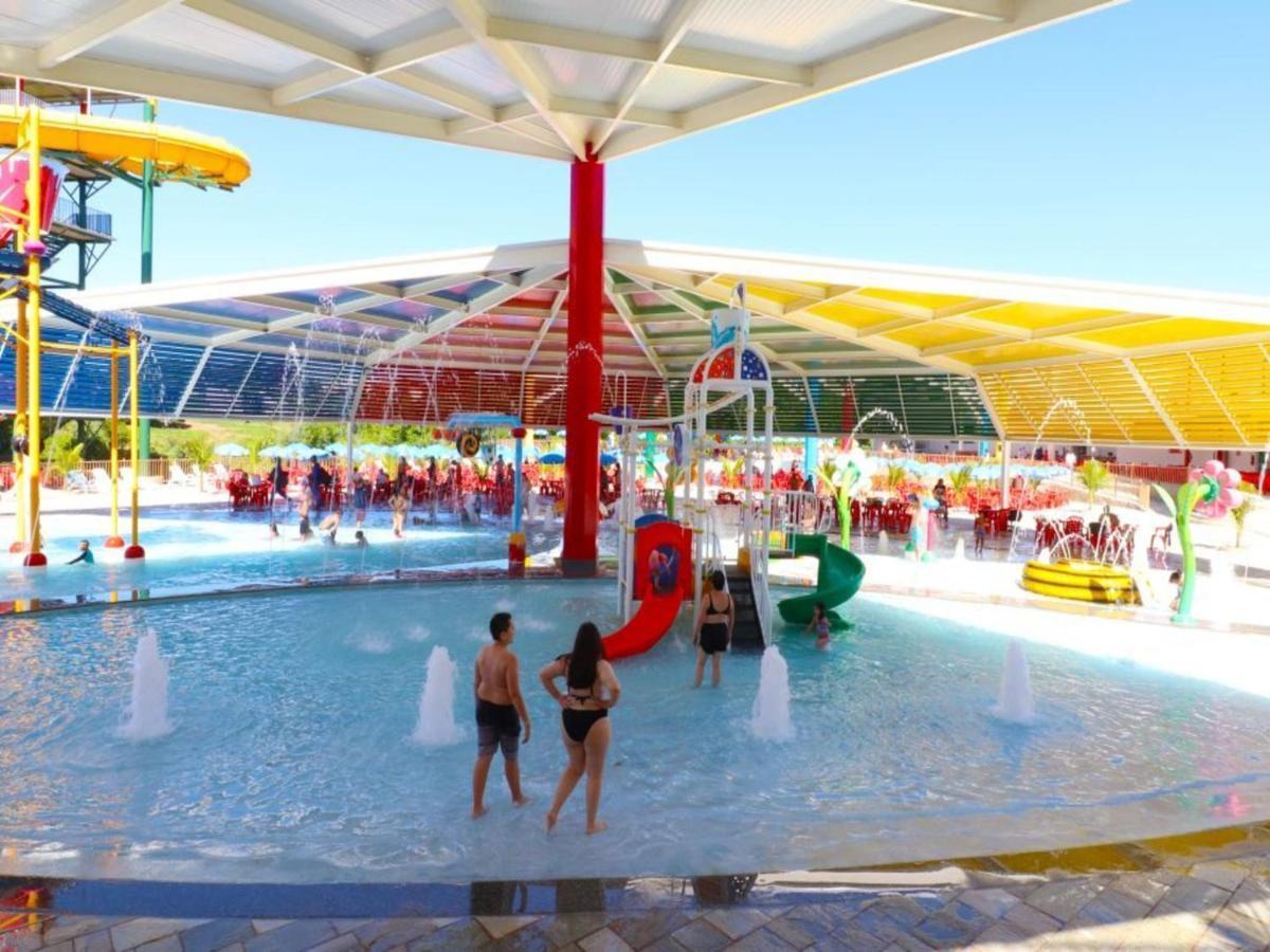 Diroma Resort Com Um Dia No Acqua Park Caldas Novas Exteriér fotografie