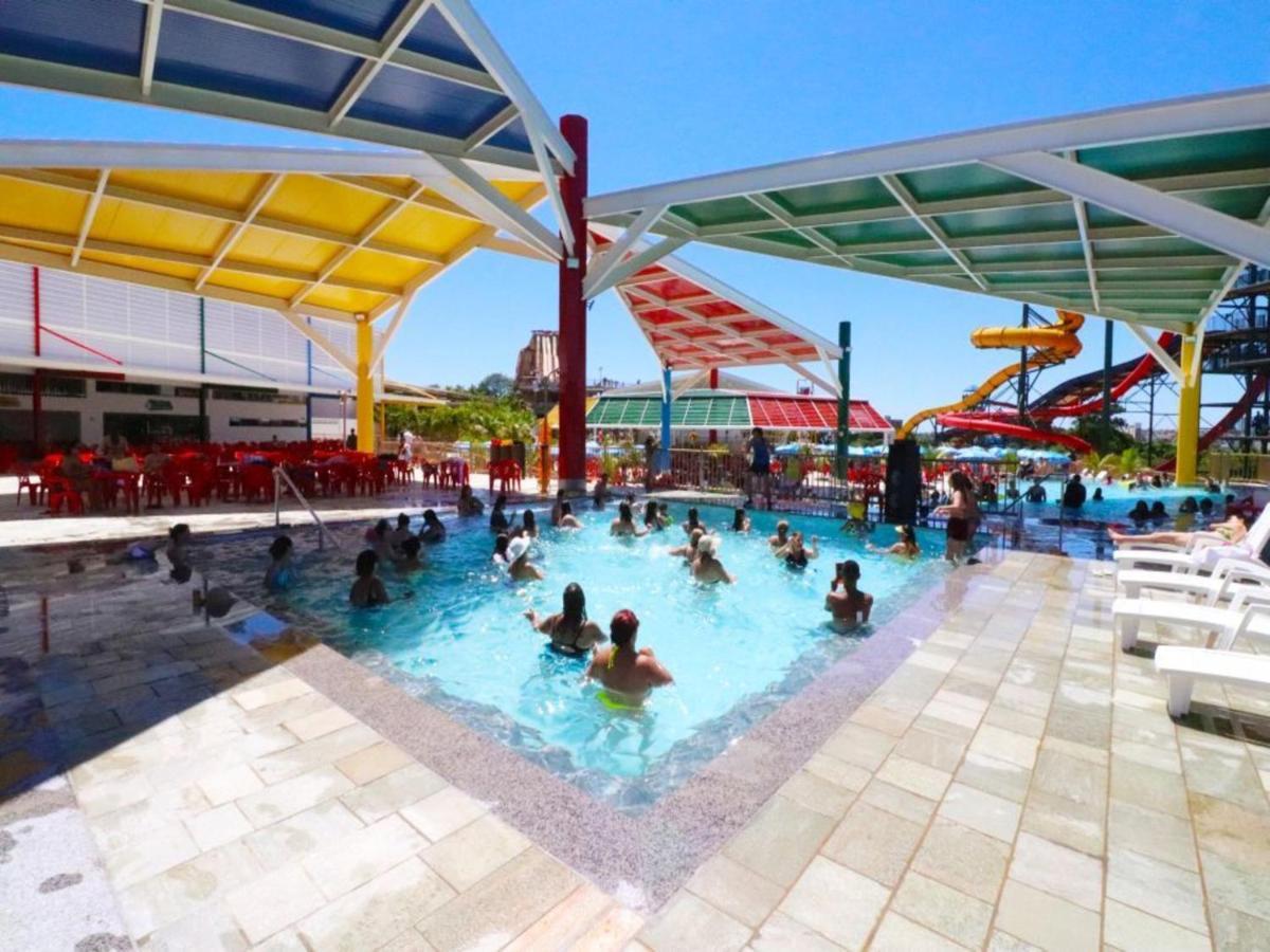 Diroma Resort Com Um Dia No Acqua Park Caldas Novas Exteriér fotografie